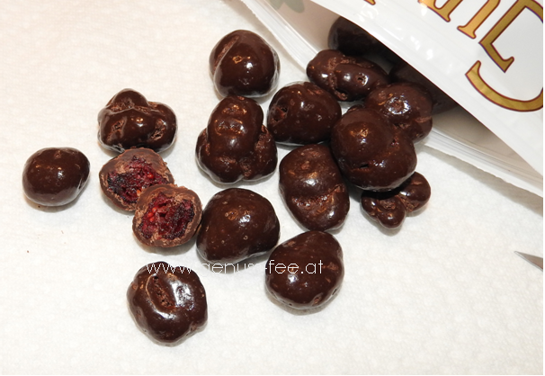 guylian-cranberries-in-dunkler-belgischer-schokolade-3